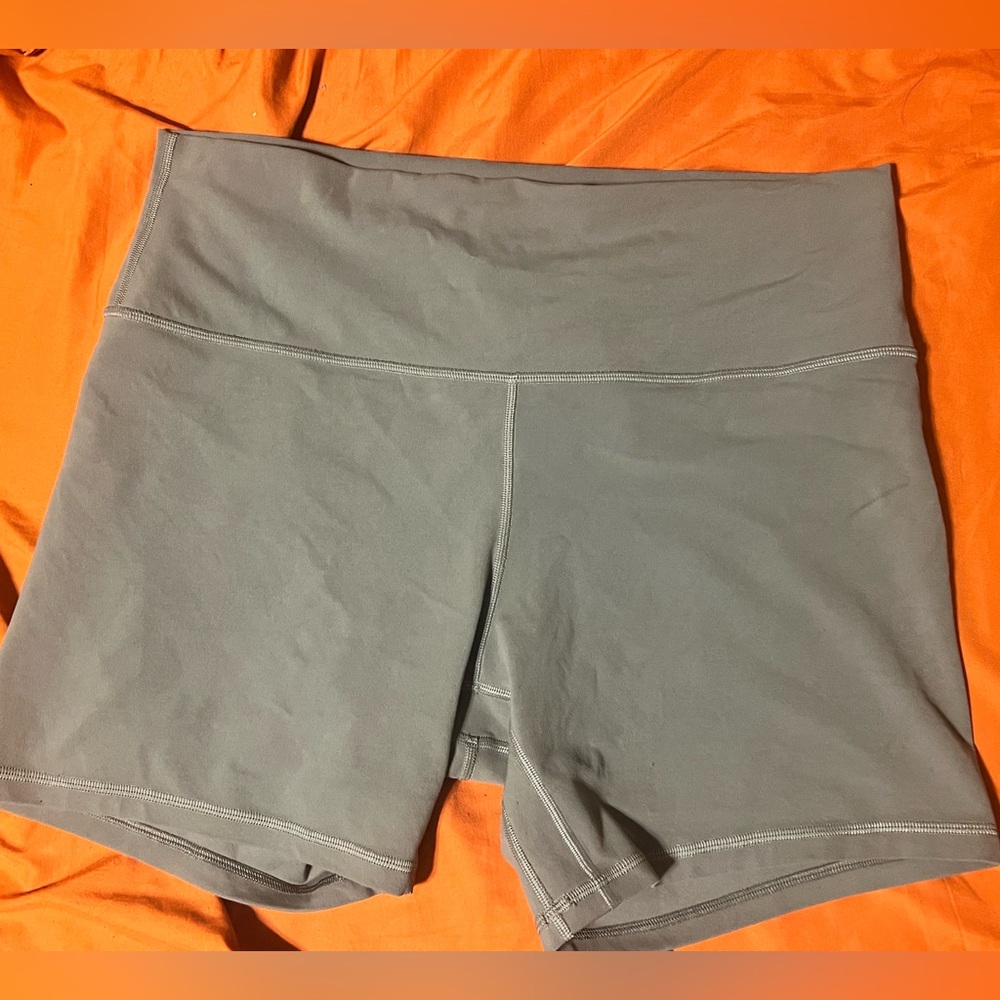 Women’s Lululemon Align High Rise 6” Shorts